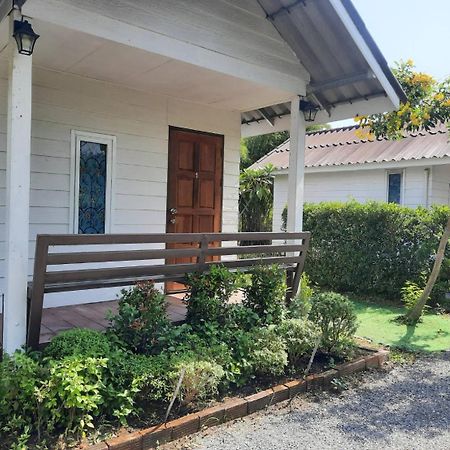 Appartamento Homlomchomsuan หอมลมชมสวน Ban Mai  Esterno foto